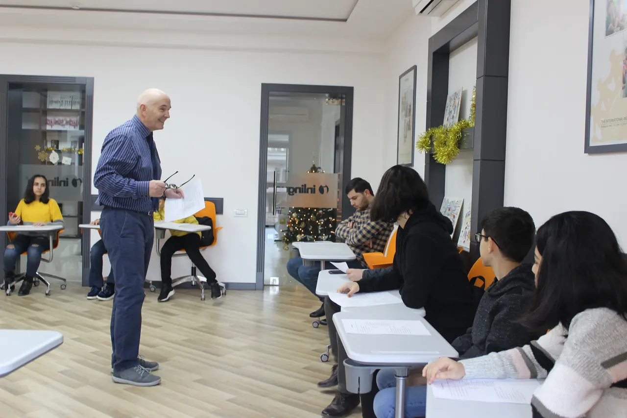 Inlingua Baku classroom