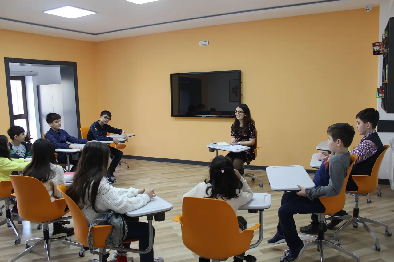 Inlingua Baku students